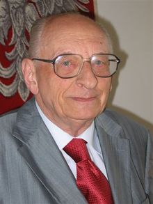 برای دیدن سایز بزرگ روی عکس کلیک کنید

نام: 220px-20060825_Wladyslaw_Bartoszewski_by_Kubik.jpg
دیدن: 180
حجم: 12.7 کیلو بایت
