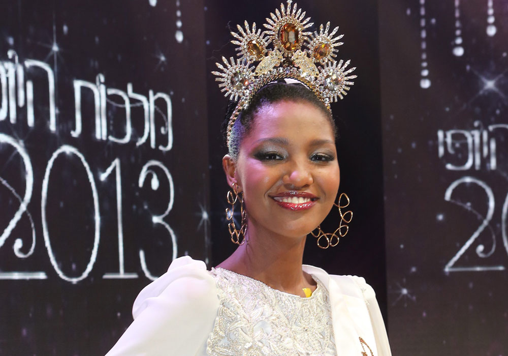برای دیدن سایز بزرگ روی عکس کلیک کنید

نام: Yityish-Aynaw-Miss-Israel-2013-1.jpg
دیدن: 308
حجم: 115.7 کیلو بایت