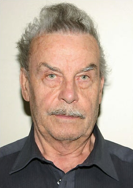 برای دیدن سایز بزرگ روی عکس کلیک کنید

نام: Mugshot_of_Josef_Fritzl_on_the_night_of_his_arrest.jpg
دیدن: 257
حجم: 76.3 کیلو بایت