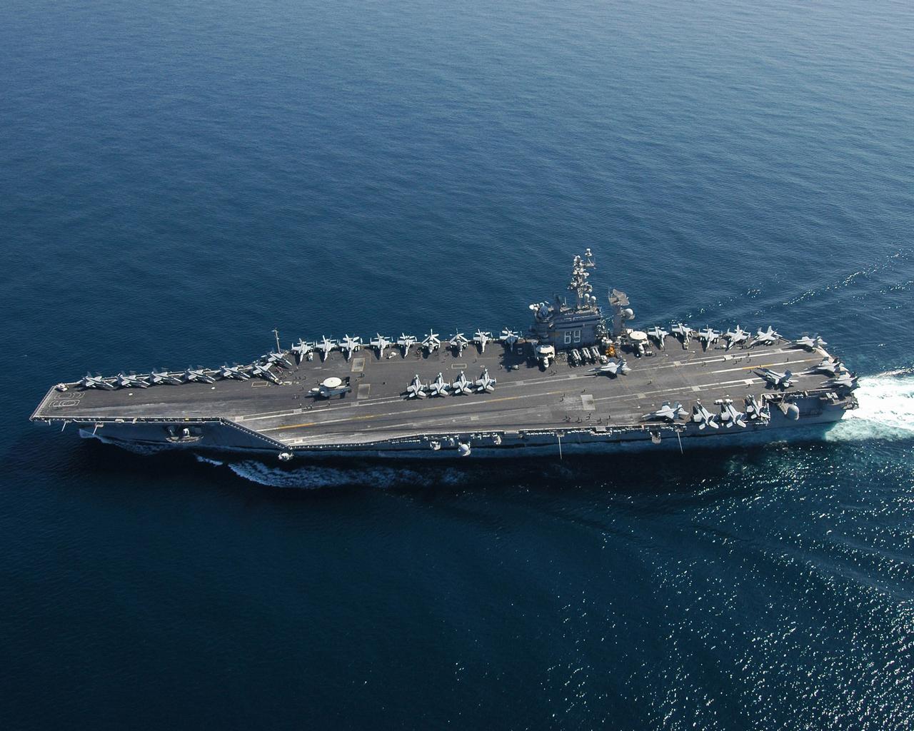 برای دیدن سایز بزرگ روی عکس کلیک کنید
نام: cvn-69-uss-dwight-d-eisenhower.jpg
دیدن: 187
حجم: 192.4 کیلو بایت