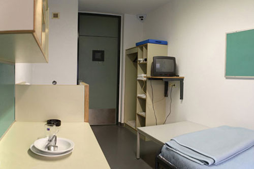 نام: 22-07-2011ictydetention.jpg نمایش: 397 اندازه: 21.5 کیلو بایت