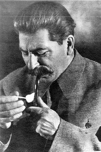 برای دیدن سایز بزرگ روی عکس کلیک کنید

نام: stalin_smoking.jpg
دیدن: 78
حجم: 42.4 کیلو بایت