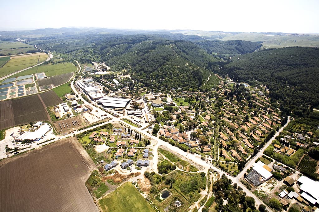 نام: kibbutz_hazorea.jpg نمایش: 82 اندازه: 263.6 کیلو بایت
