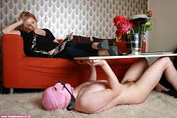 برای دیدن سایز بزرگ روی عکس کلیک کنید

نام: slave-furniture-table-serve-mistress-femdom.jpg
دیدن: 626
حجم: 396.4 کیلو بایت