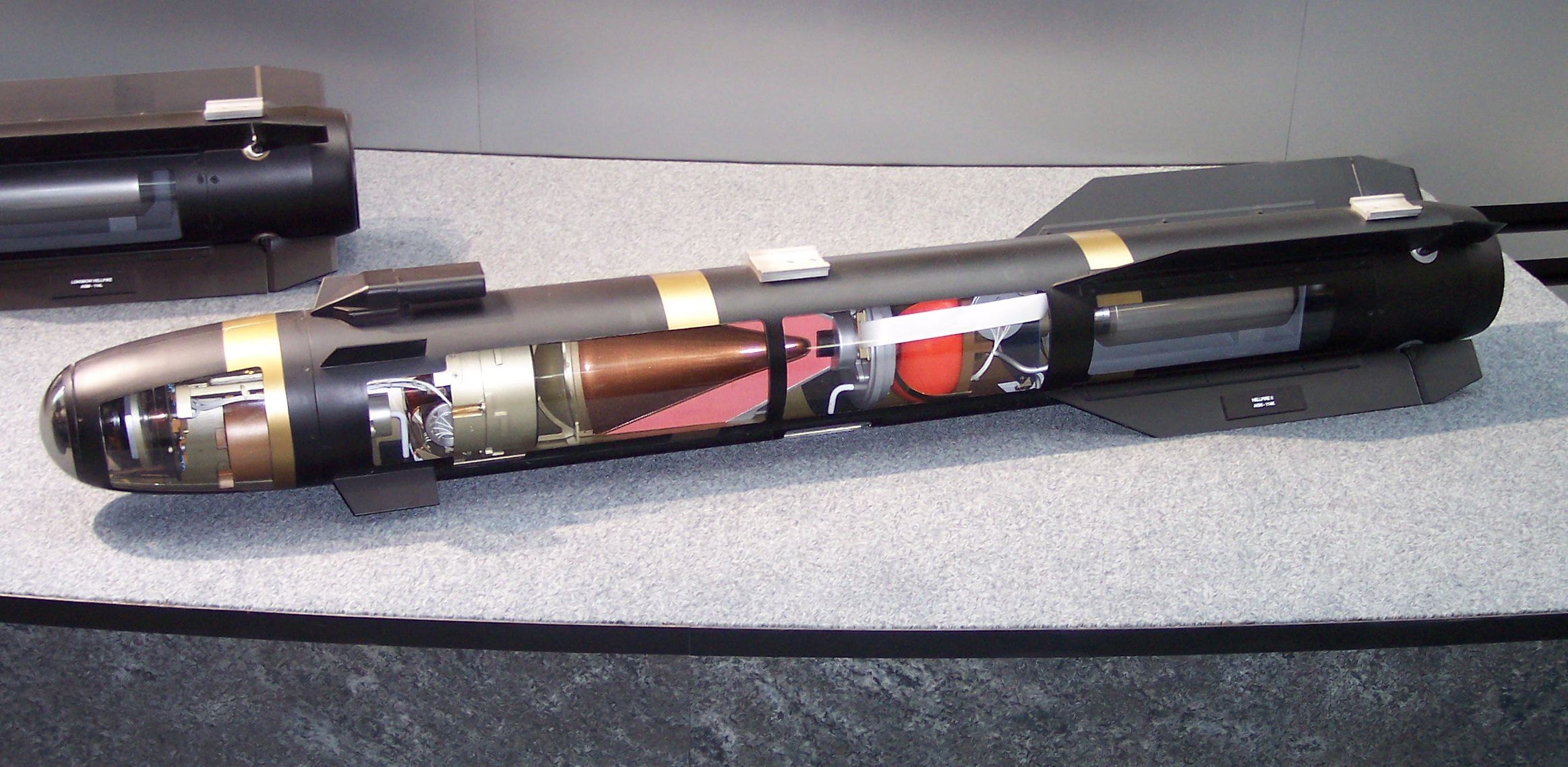نام: Lockheed_Martin_Hellfire_II.jpg نمایش: 121 اندازه: 379.8 کیلو بایت