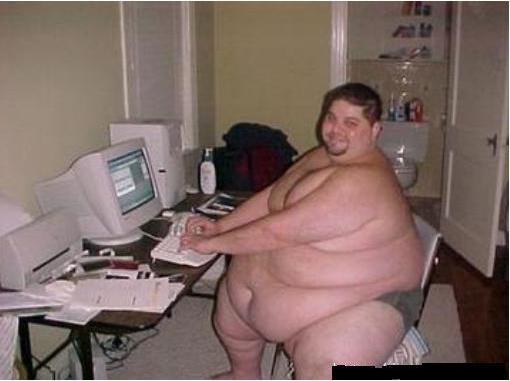 نام: really-fat-guy-on-computer.jpg_1295986041.jpg نمایش: 367 اندازه: 24.6 کیلو بایت