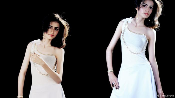برای دیدن سایز بزرگ روی عکس کلیک کنید

نام: 0,,16773142_303,00.jpg
دیدن: 417
حجم: 24.7 کیلو بایت