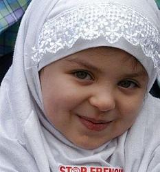 برای دیدن سایز بزرگ روی عکس کلیک کنید

نام: Muslim-child-abuse-little-girl-in-hijab.jpg
دیدن: 114
حجم: 67.5 کیلو بایت