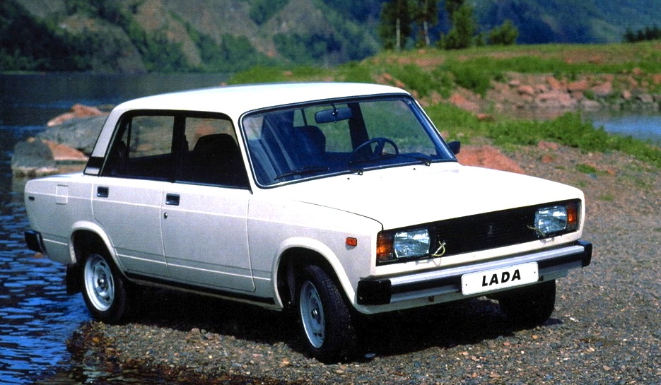 نام: lada-2105-ussr-1979b.jpg نمایش: 73 اندازه: 174.2 کیلو بایت