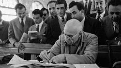 برای دیدن سایز بزرگ روی عکس کلیک کنید

نام: 1324454794_Mossadegh2.jpg
دیدن: 291
حجم: 213.5 کیلو بایت