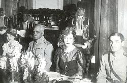 برای دیدن سایز بزرگ روی عکس کلیک کنید

نام: Fawzia-RezaShah-Nazli-MohammadRezaPahlavi.jpg
دیدن: 1264
حجم: 240.2 کیلو بایت